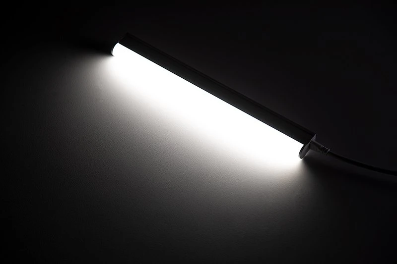 LED T5 Integrated Light Fixtures - Linkable Linear LED Task Lights - 120V - 1,035 Lumens - 24 Inch - With 3-Pin Plug Input - Image 7